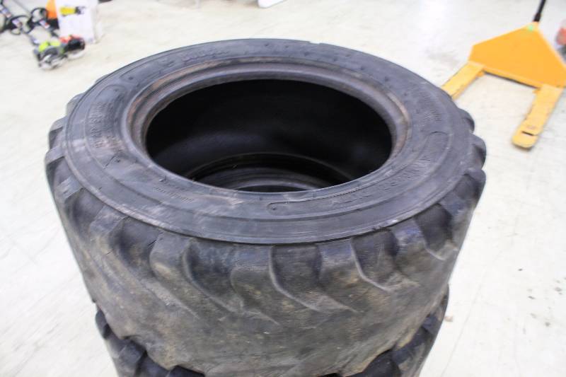 lot 4 image: S185 Bobcat Tires with Tubes