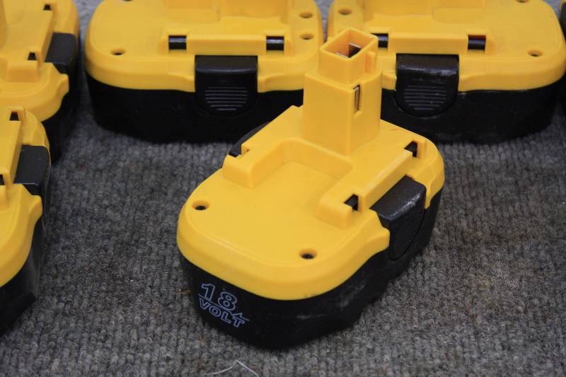 lot 15B image: 18V Batteries - New - Yellow & Black Color