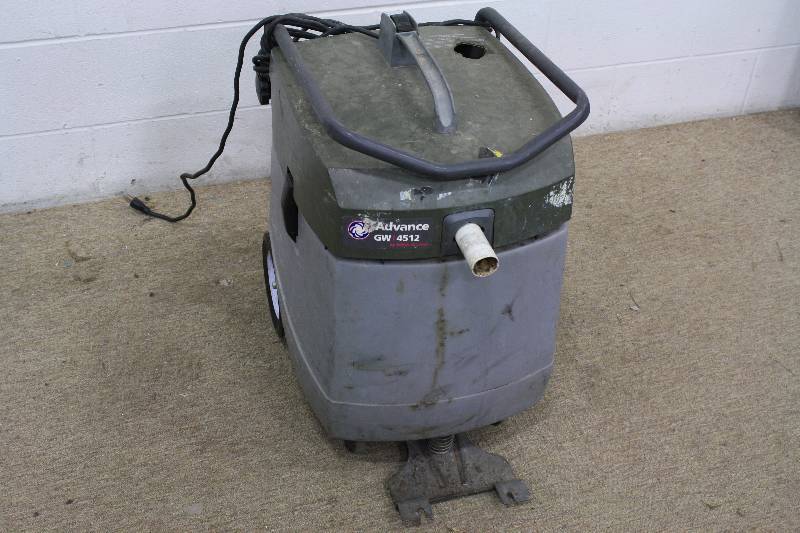 lot 132 image: Advance GW 4512 Commercial WetDry Vacuum