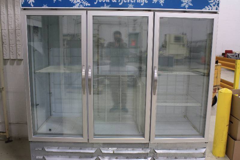 lot 4A image: Commercial Refrigerator - Cooler