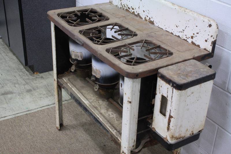 lot 4D image: 1932 New Perfection Vintage Stove -Antique