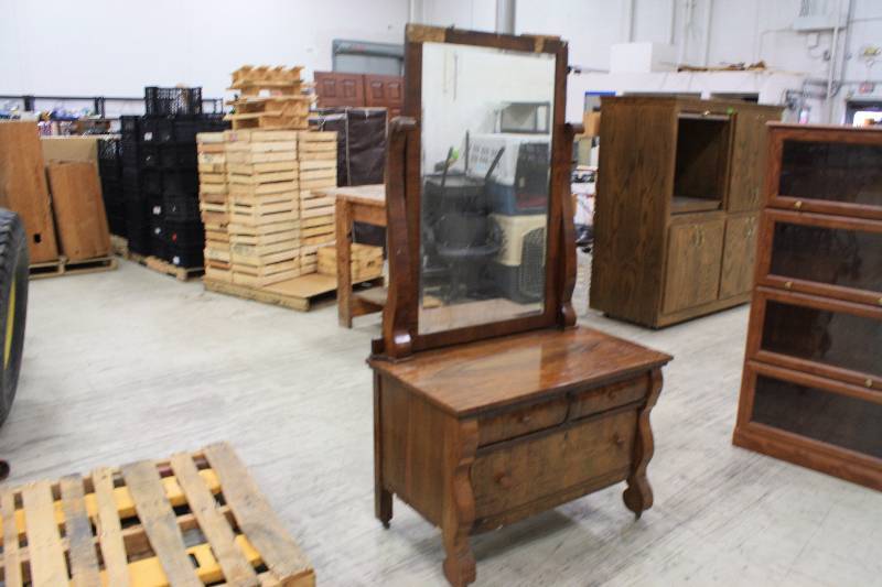 lot 80D image: Desk and Mirror Combo - Vintage