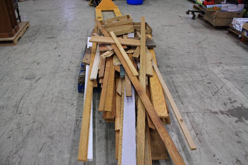 lot 196 image: Wood Crafters Lot #196