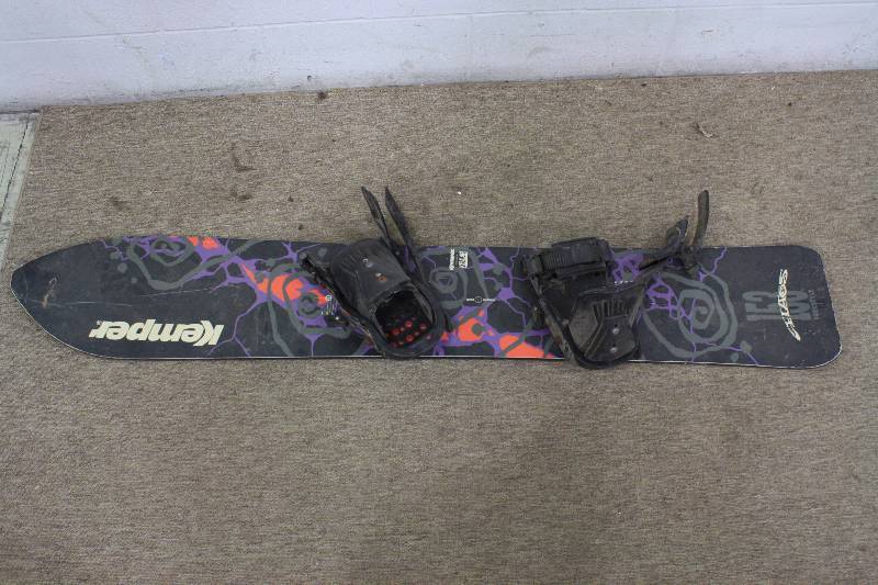 lot 198 image: Kemper 153 Snowboard