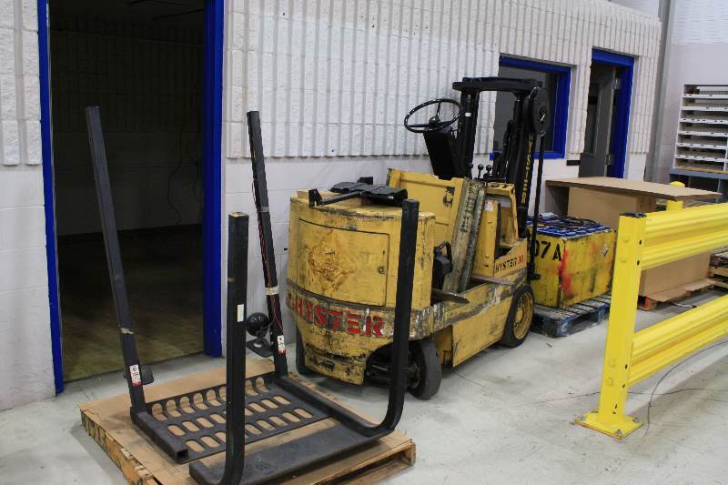 lot 5A image: Hyster Electric Forklift