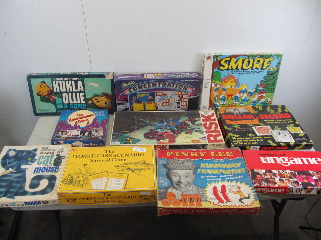 lot 23 image: Lot of Vintage Board Games