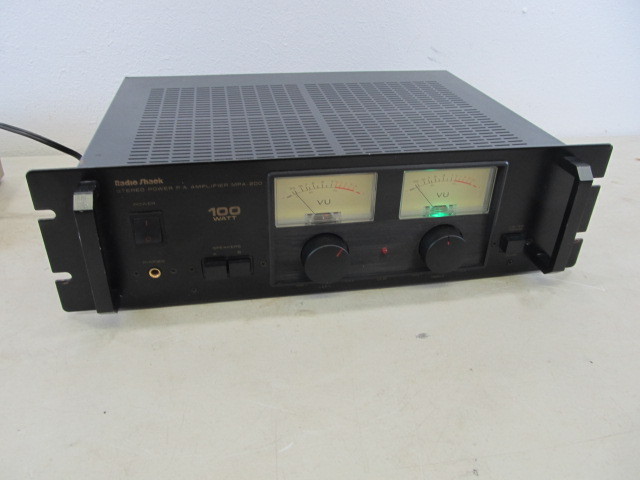 lot 27 image: Vintage Radio Shack Amplifier