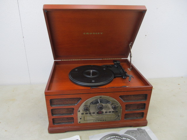 lot 31 image: LIKE NEW Crosley CR66 Record Player
