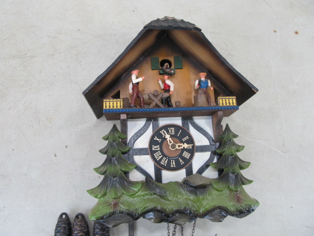 lot 33 image: Vintage Regula West German Black Forest Cuckoo Clock