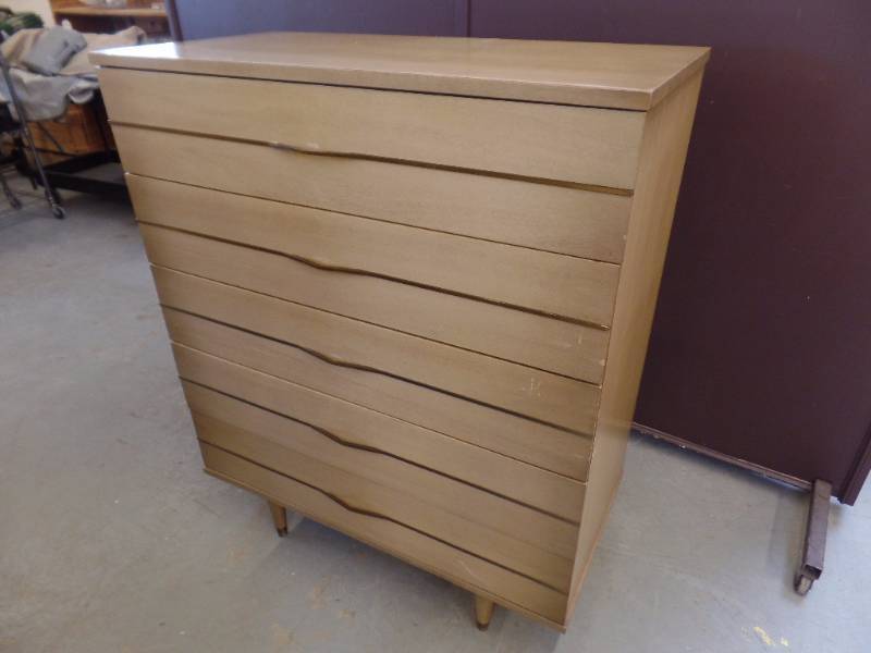 Mid-Century Modern Chest of Drawers