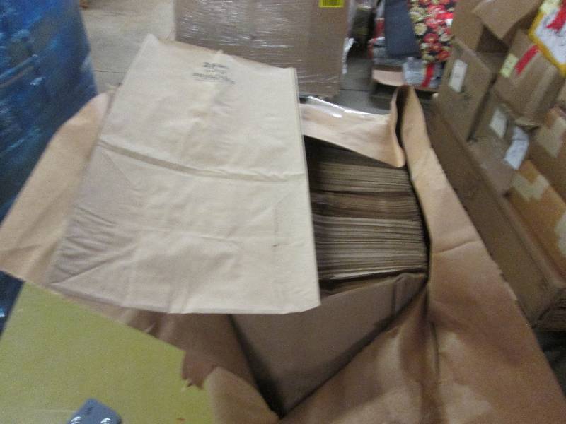 lot 12 image: Large Pack of Shorty Paper Bags...