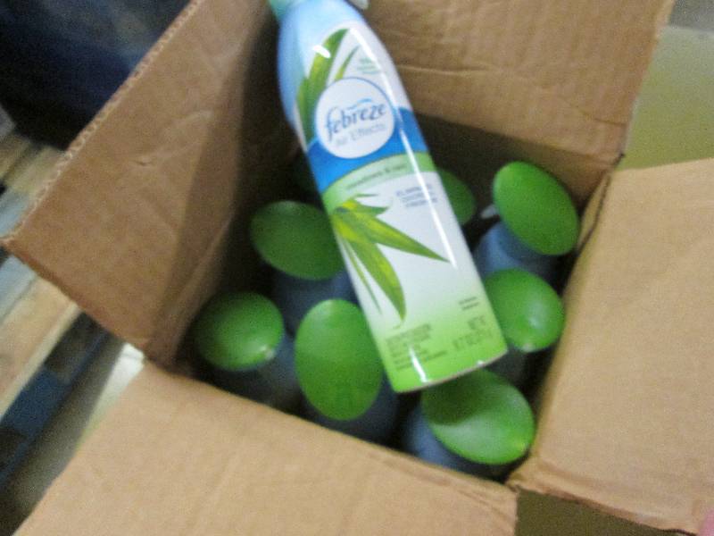 lot 21 image: 9 Each Febreze Air Effects, Air Ref...