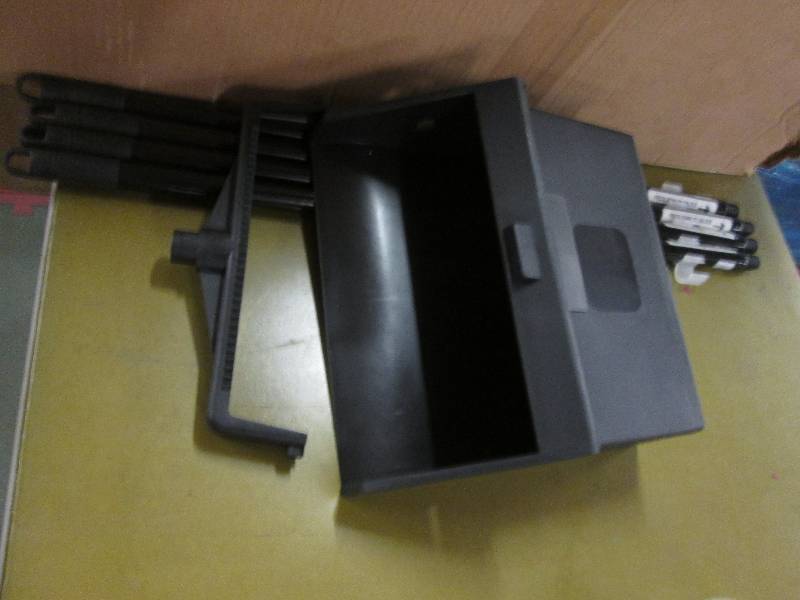 lot 48 image: Lot of 4 Long Handled Black Dustpan...