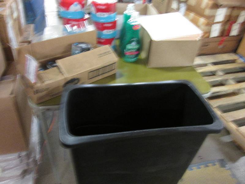 lot 49 image: Large Black Waste basket, 6 packs o...
