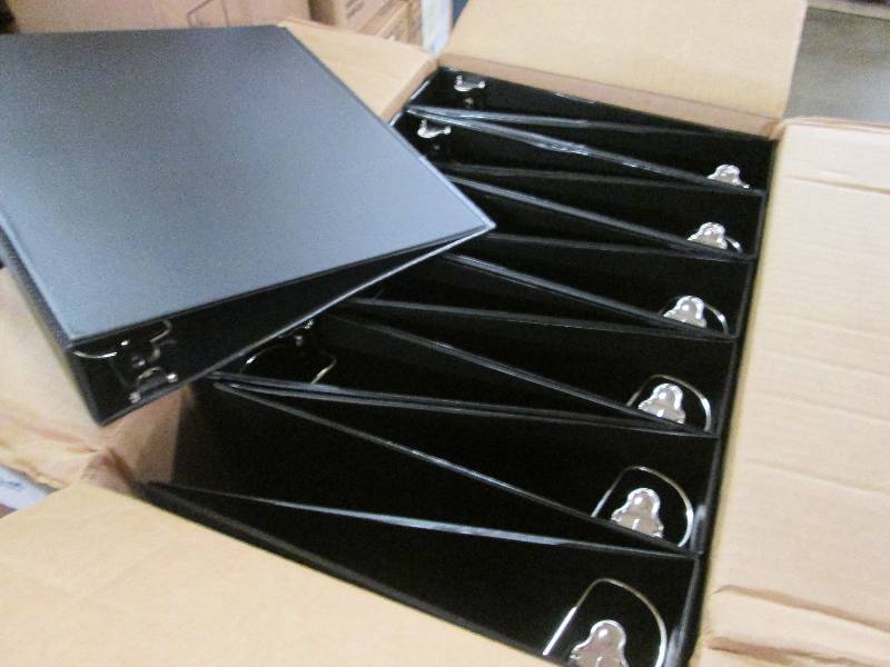 lot 61 image: Case of 12 Avery Black 3 inch 3 D R...