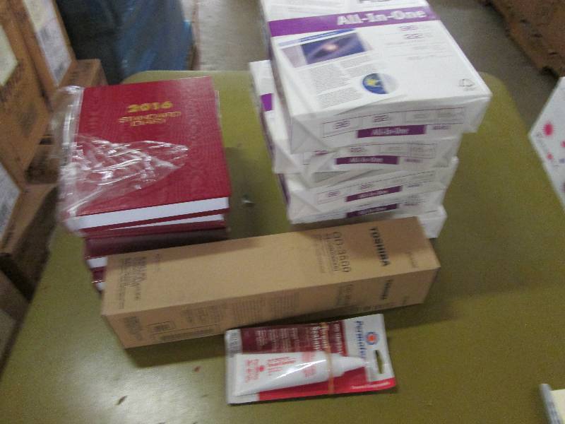 lot 62 image: 5 Hardbound 2016 Diaries, 5 Reams 2...