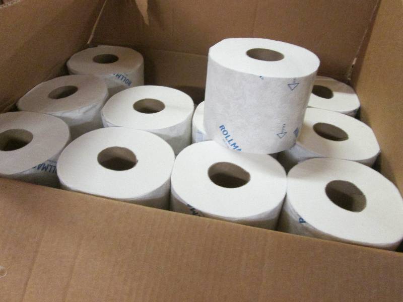 lot 70 image: Case of 48 rolls Georgia Pacific 2-...