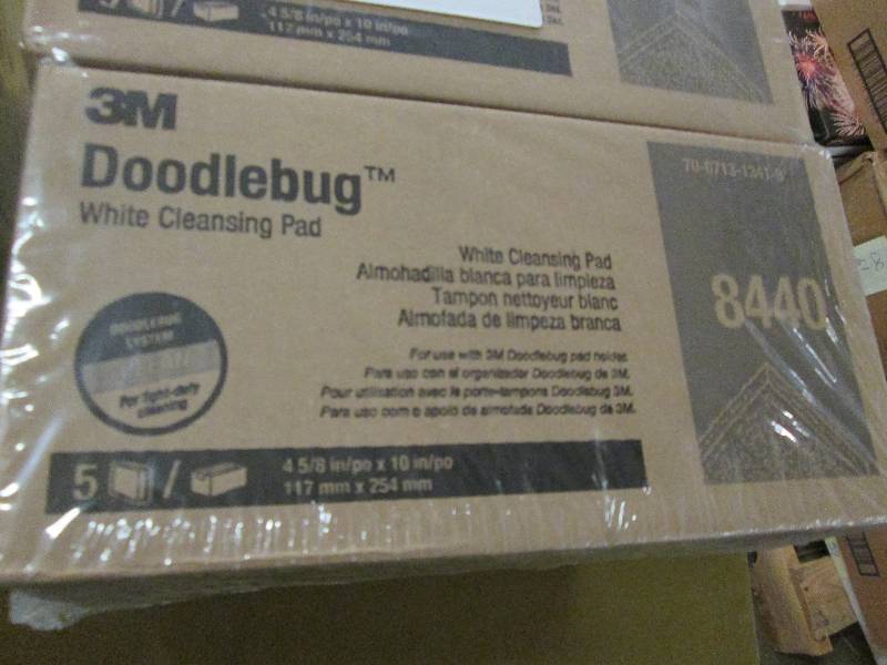 lot 80 image: 4 Boxes of 5bx 3M Doodlebug White ...