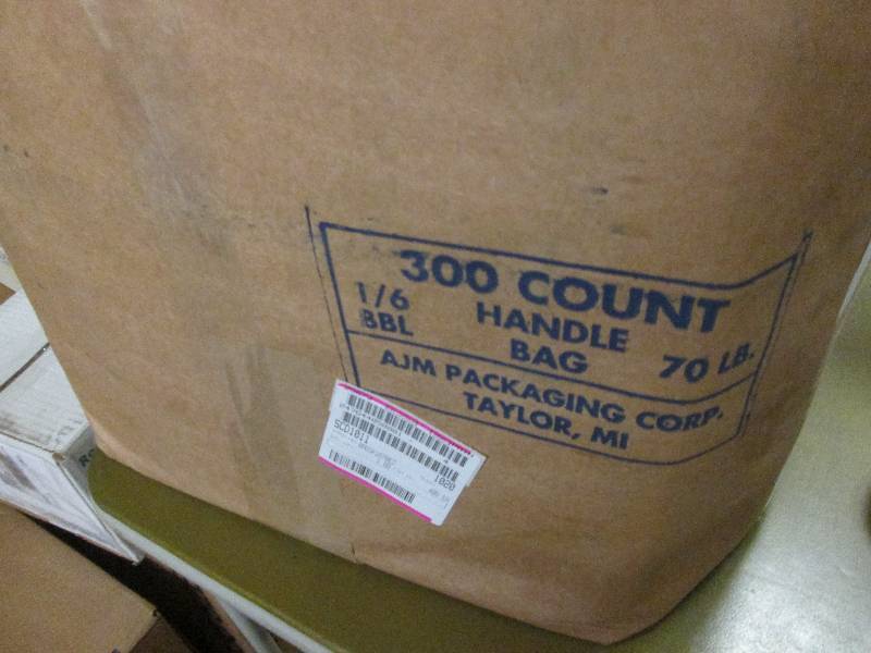 lot 122 image: Bundle of 300 Brown Grocery Bags wi...