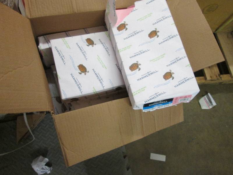 lot 136 image: 7 Reams of Hammermill 20lb 8.5x14 P...