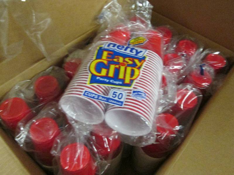 lot 139 image: Case of Hefty 9 oz Party Cups 12pks...