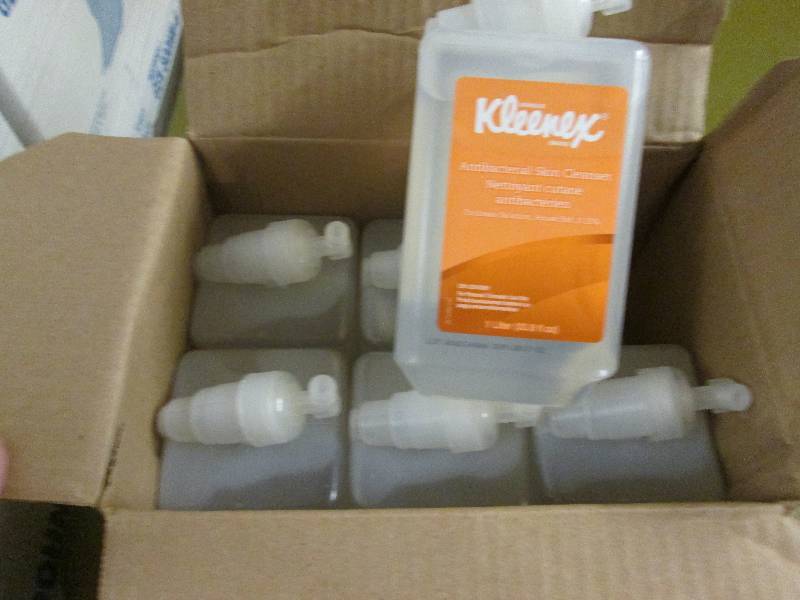 lot 172 image: Box of 6 Kleenex Antibacterial Skin...