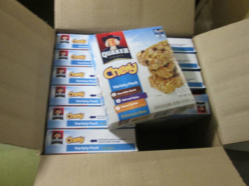 lot 178 image: Case of 11 Pkg of 8pk Quaker Grano...