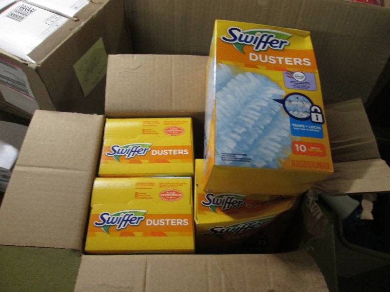 lot 179 image: Case of 4pkg of 10 each Swiffer Dus...
