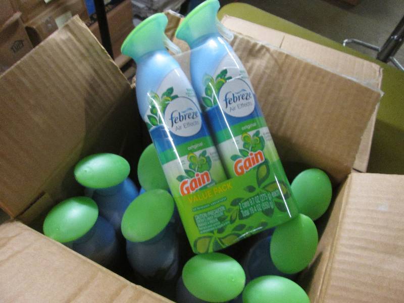 lot 232 image: Box of 10  Febreze Air Effects Air ...