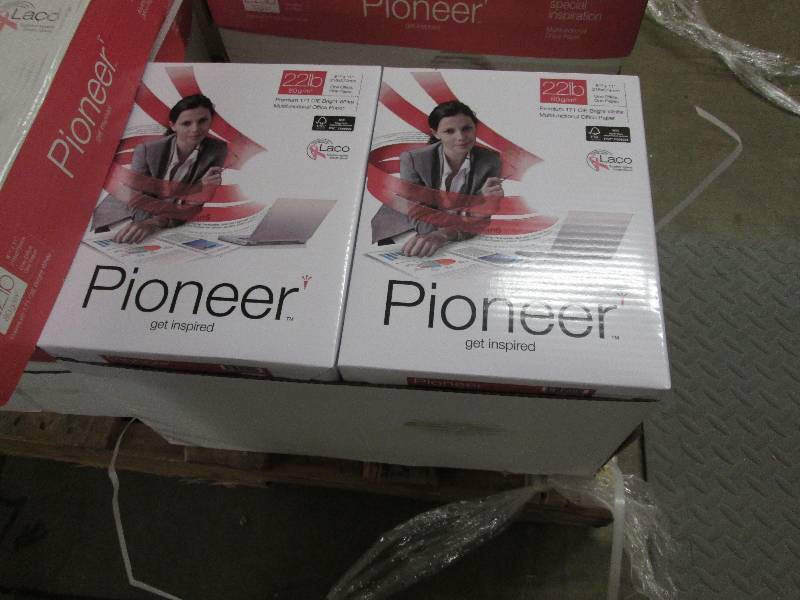 lot 236 image: Case of 10 Reams Pioneer 22 lb Mult...