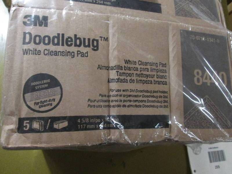 lot 255 image: 4 packs of 5 3M Doodle Bug White Cl...