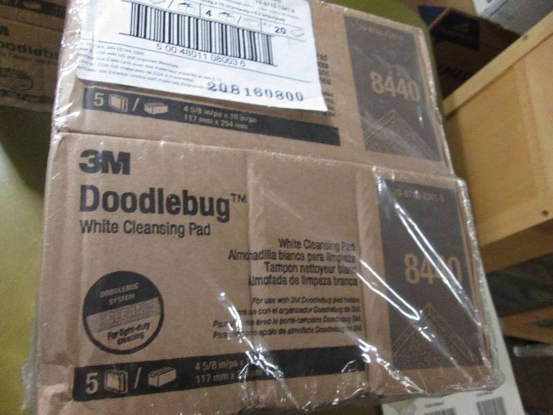 lot 256 image: 4 packs of 5 3M Doodle Bug White Cl...
