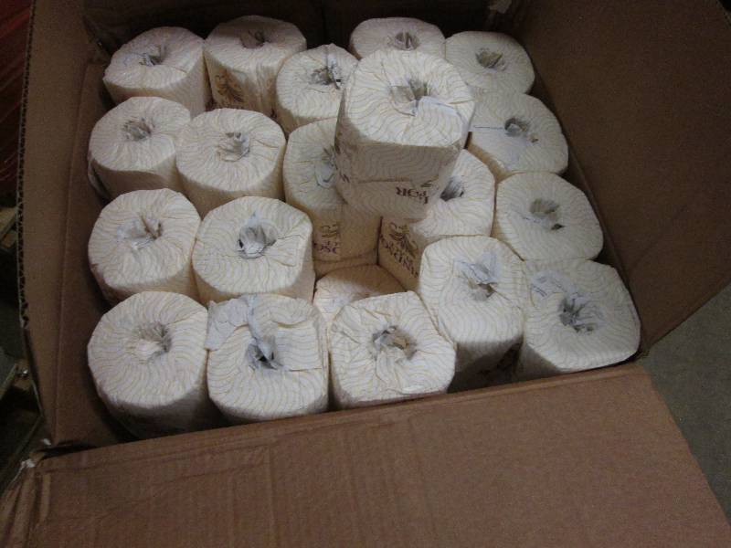 lot 257 image: Case of 80 single rolls of Windsor ...