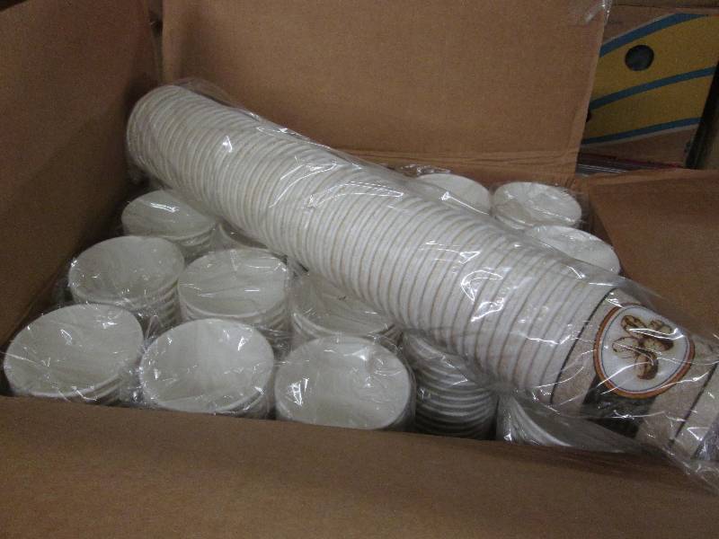 lot 260 image: Case of 1000 10 oz Insulated Paper ...