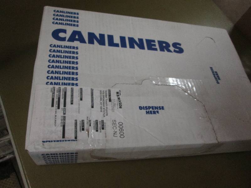 lot 279 image: Case of 500 Can Liners for 8-10 gal...