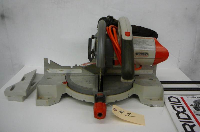 lot 1 image: 10 Compound Miter Saw