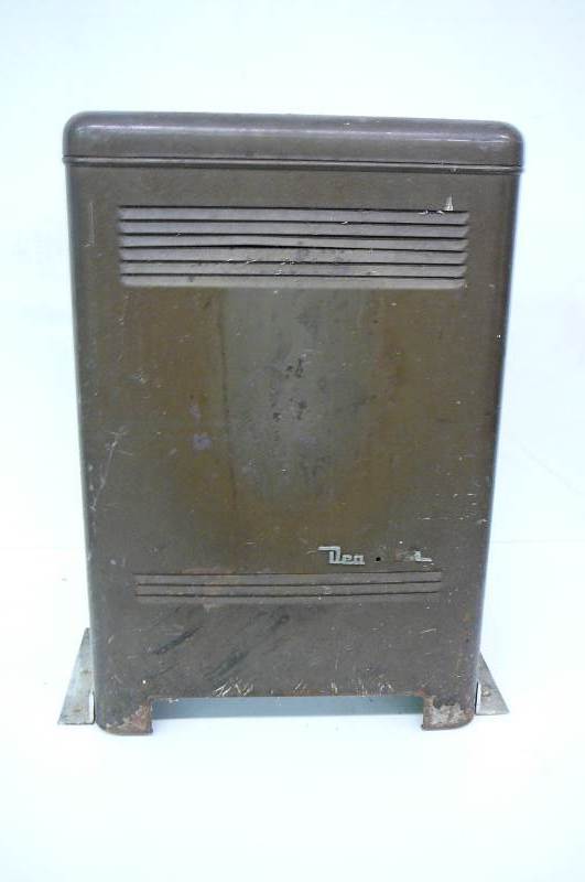 lot 8 image: Room Heater