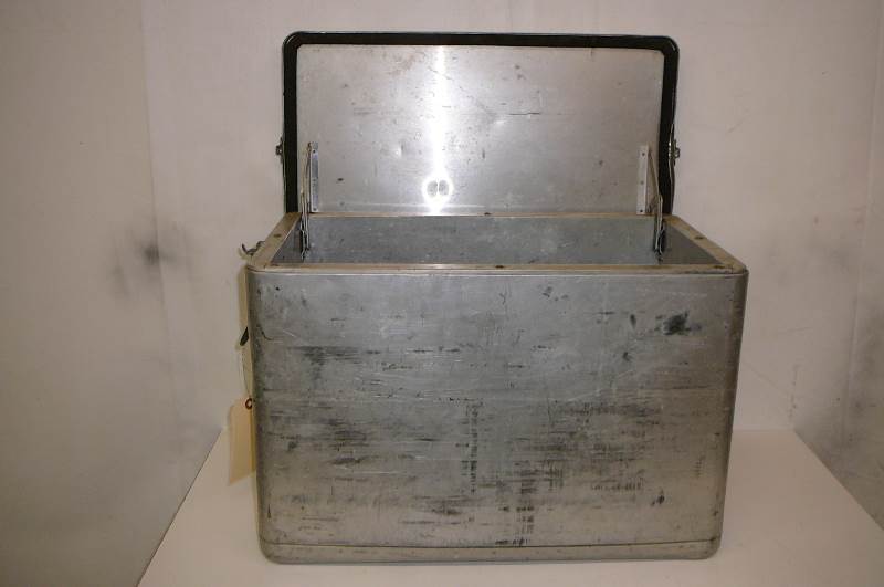 lot 15 image: Vintage Alum Cooler 22W x 13D x 16H
