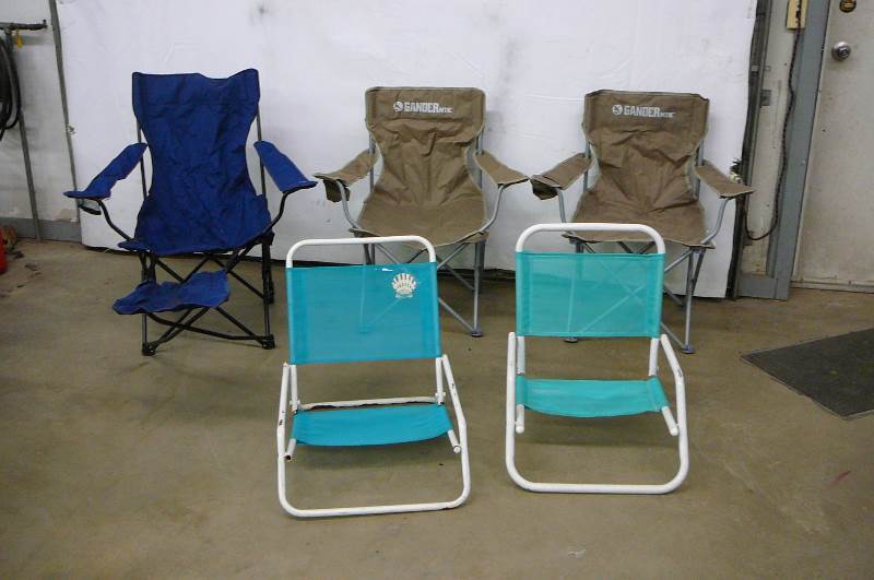 lot 27 image: Lawn Chairs, 2 Fold up, 3 Bag Chairs
