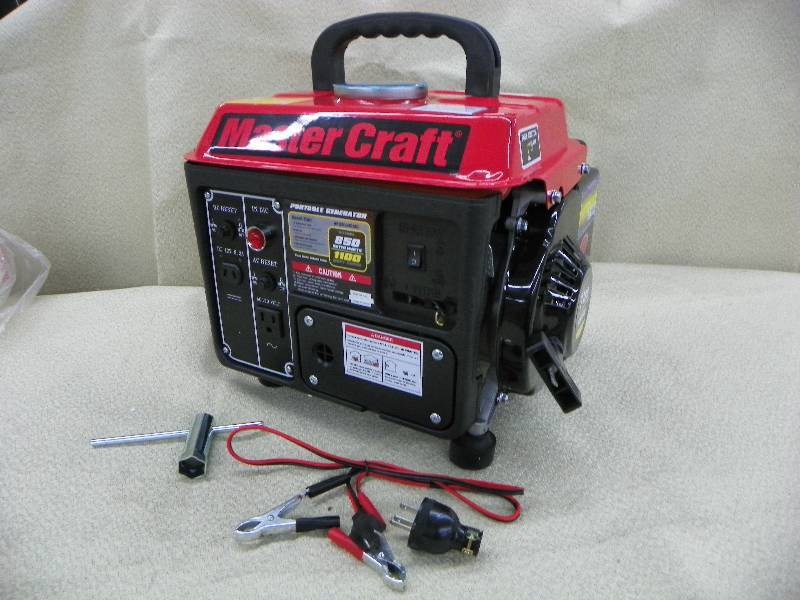 lot 282 image: Master Craft 1100 Watt, 77 CC, 2 Stroke Generator