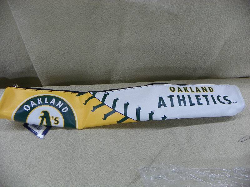 lot 297 image: Oakland Athletics Insulated Can Shaft cooler