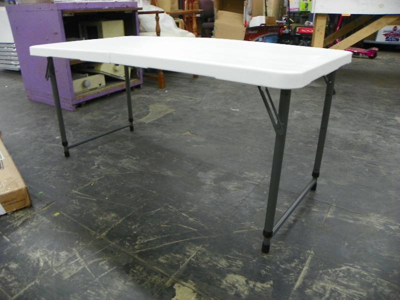 lot 300 image: Lifetime folding table