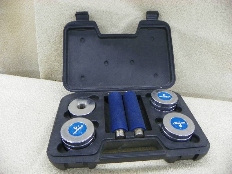 lot 479 image: Perfomax hand weights set