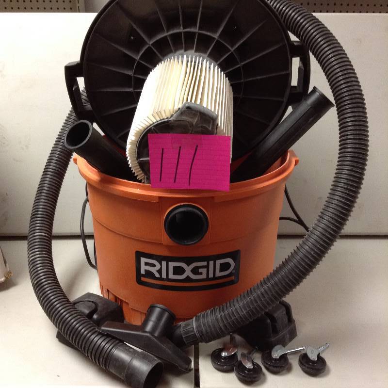 lot 111 image: RIDGID 9 gal. 4.25-Peak HP Wet Dry Vac in like new condition
