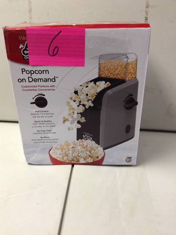 lot 6 image: West Bend Air Crazy Pop Corn Maker