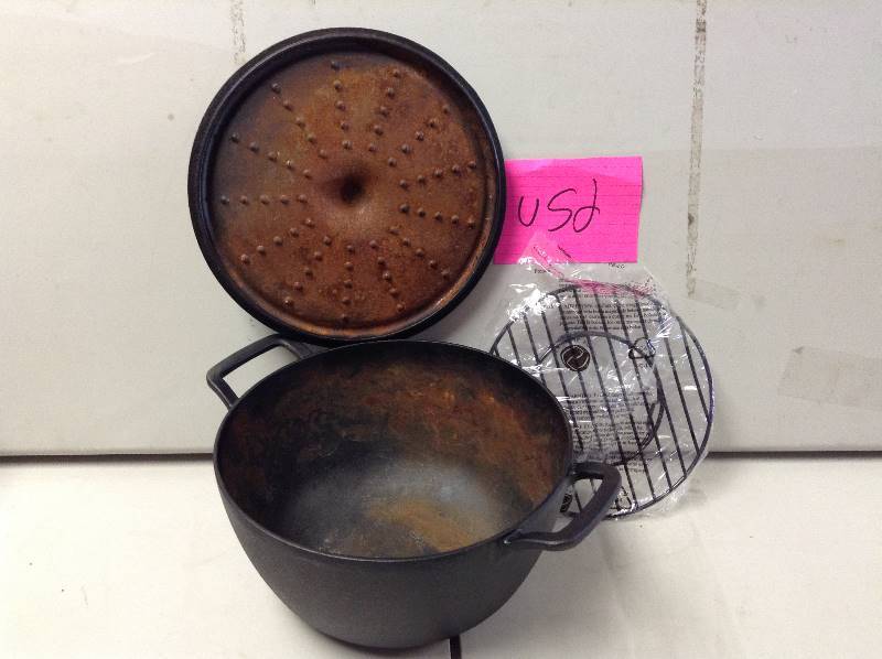 lot 30 image: Bobby Flay Dutch Oven used