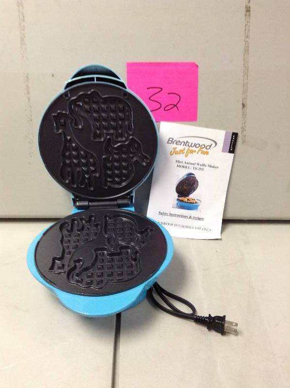lot 32 image: Brentwood animal shape Waffles