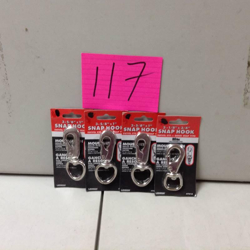 lot 117 image: Lot of 4 Snap Hooks new