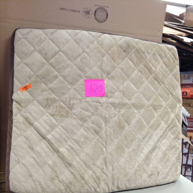 lot 120 image: Orthopedic Foam Quilted Pet Bed