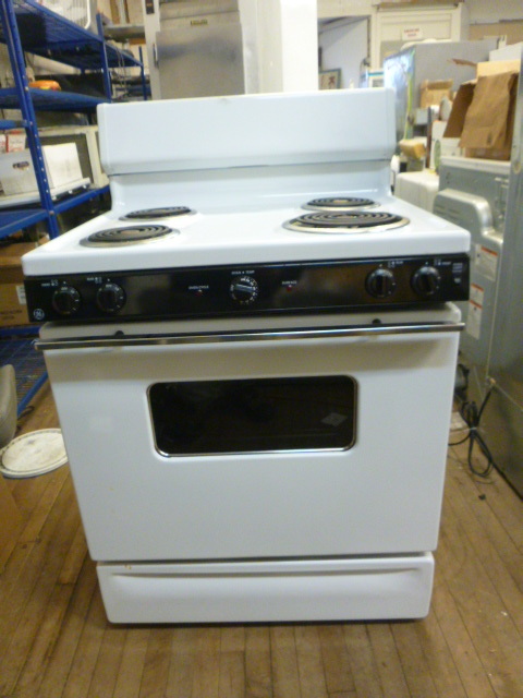 GE Electric Stove